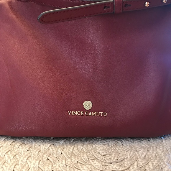 SOLD! Vince Camuto Cross body Shoulder bag - Picture 2 of 8